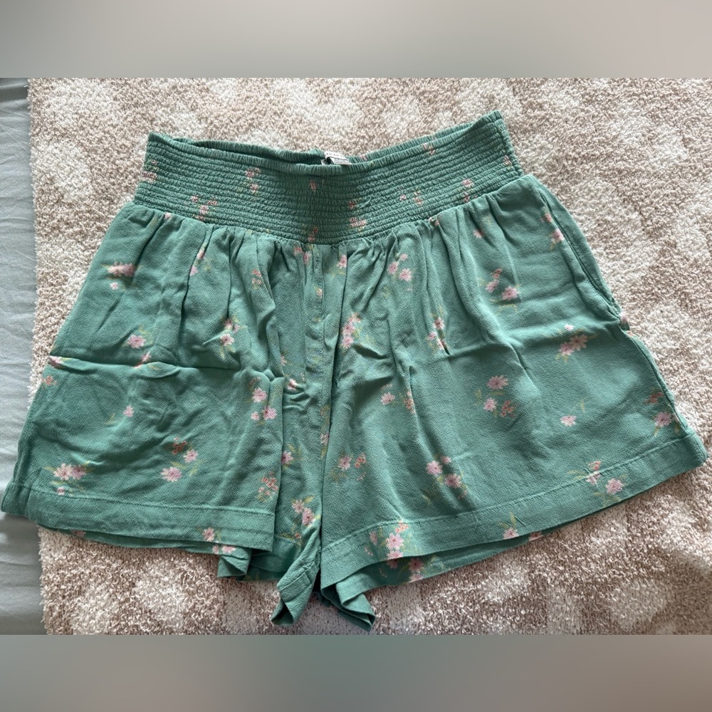 American Eagle Green Floral Shorts